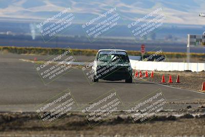 media/Nov-16-2025-CalClub SCCA (Sun) [[2975c16dfc]]/Group 6/Turn 1/